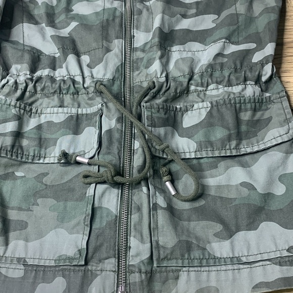 Old Navy Camo Military Style Jacket Size Small - Picture 3 of 4